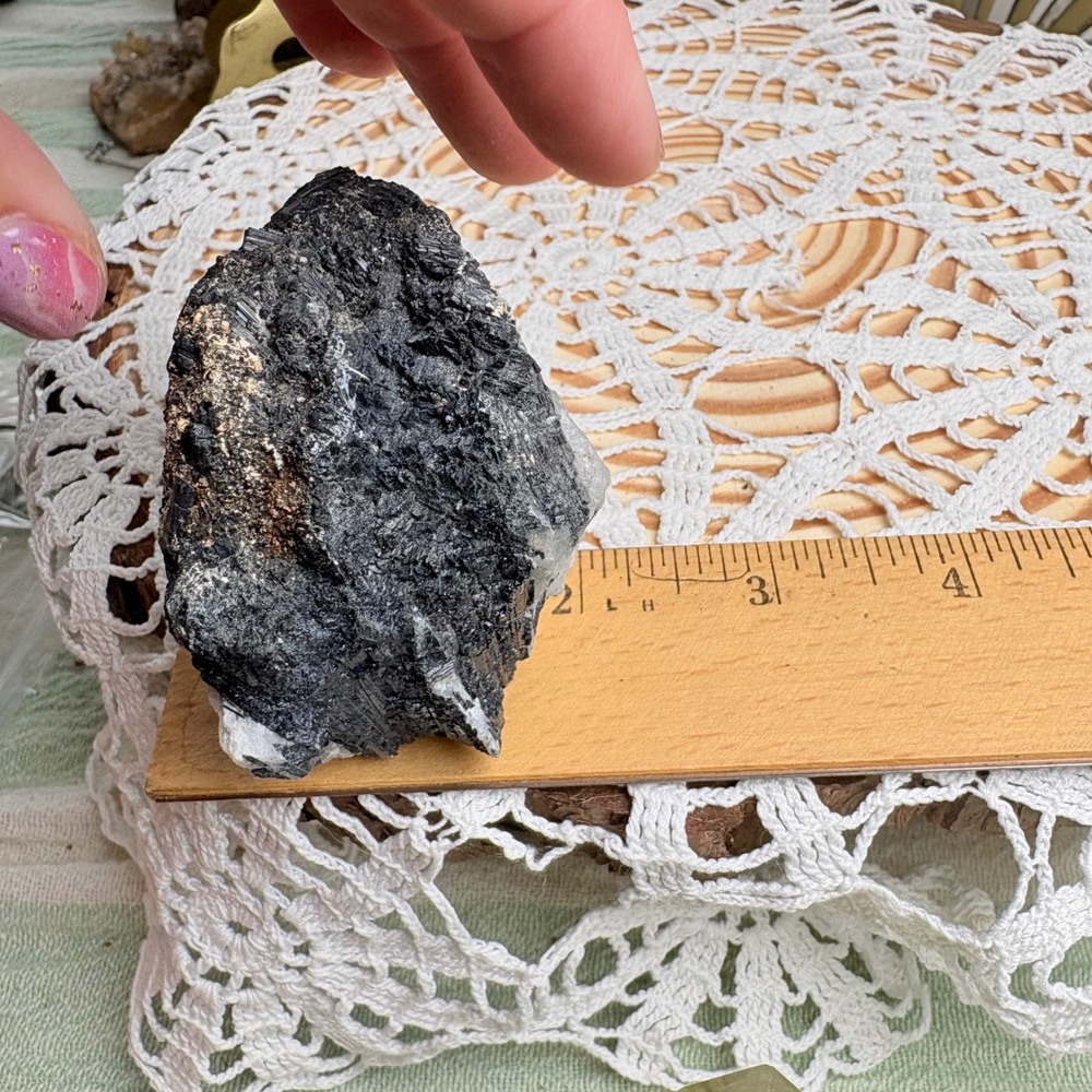 Black Tourmaline Quartz Crystal Healing Raw Stone 209g - Picture 8 of 9